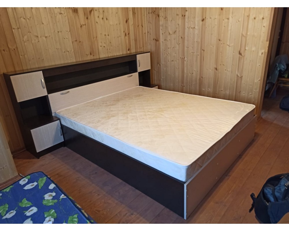 Кровать с закроватным модулем и тумбами "Бася КР 552" с матрасом